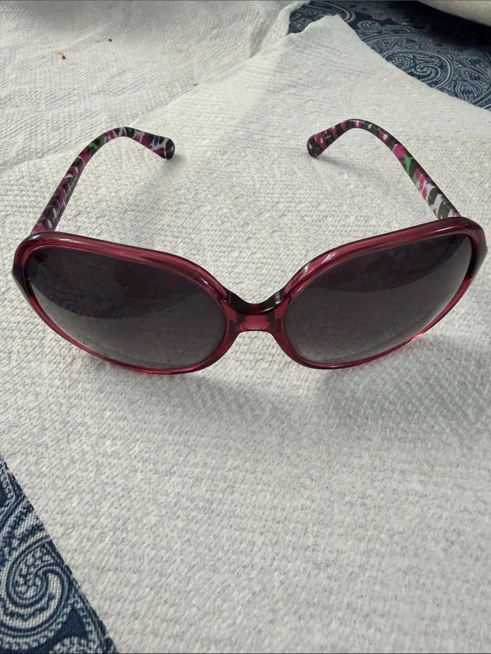 Diane Von Furstenberg DVF522S Sunglasses. Red Gradient Lens Sunglasses